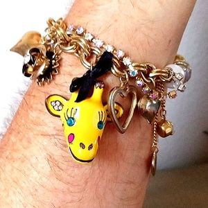 Vintage BETSEY JOHNSON A Day At the Zoo Giraffe Stretch Charm Bracelet.